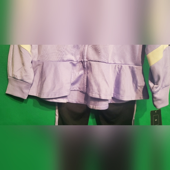 Girls Nike 2pc Set - Picture 6 of 11